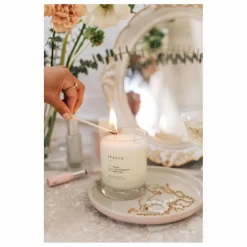 Discount Brooklyn Candle Studio Bougie Escapist Italia - 370 g Blanc