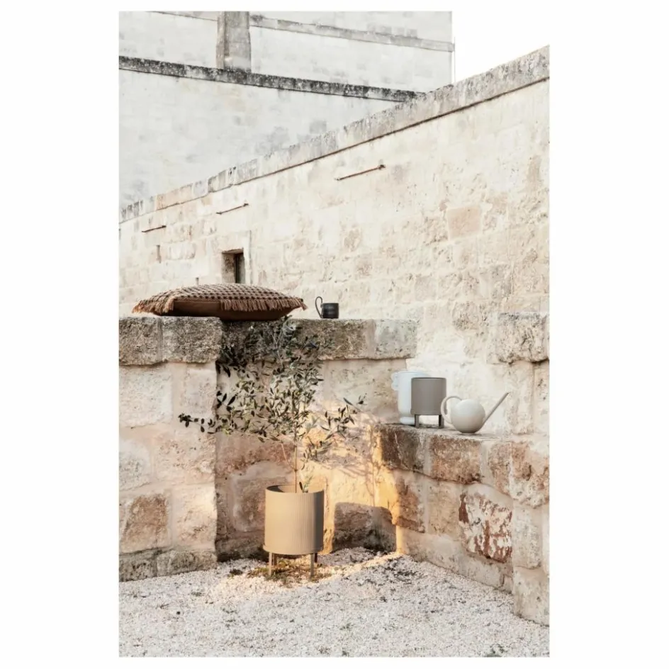 Ferm Living Cache pot en acier || Vases, Objets Déco