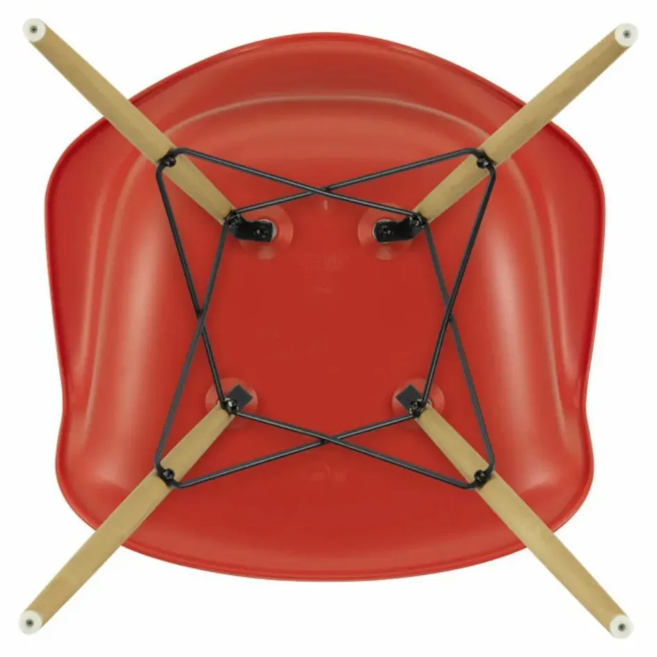 Outlet Vitra Chaise DAW - piétement érable - Charles & Ray Eames | Rouge coquelicot