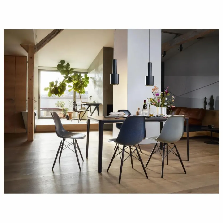 Vitra Chaises, Tabourets, Bancs*Chaise DSW Fiberglass - piètement en érable - Charles & Ray Eames |