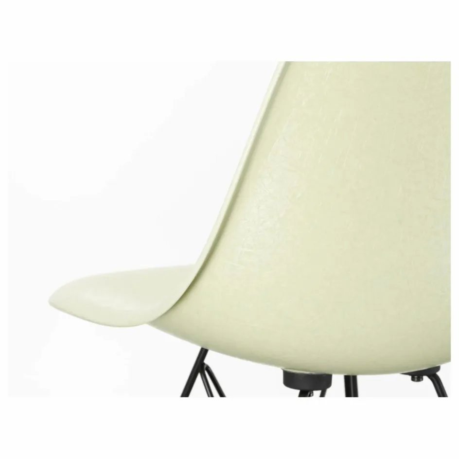 Discount Vitra Chaise DSW Fiberglass - piètement en érable - Charles & Ray Eames | Eames Parchment