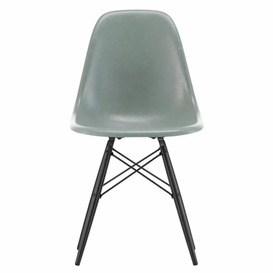 Clearance Chaise DSW Fiberglass - piètement en érable - Charles & Ray Eames | Chaises, Tabourets, Bancs