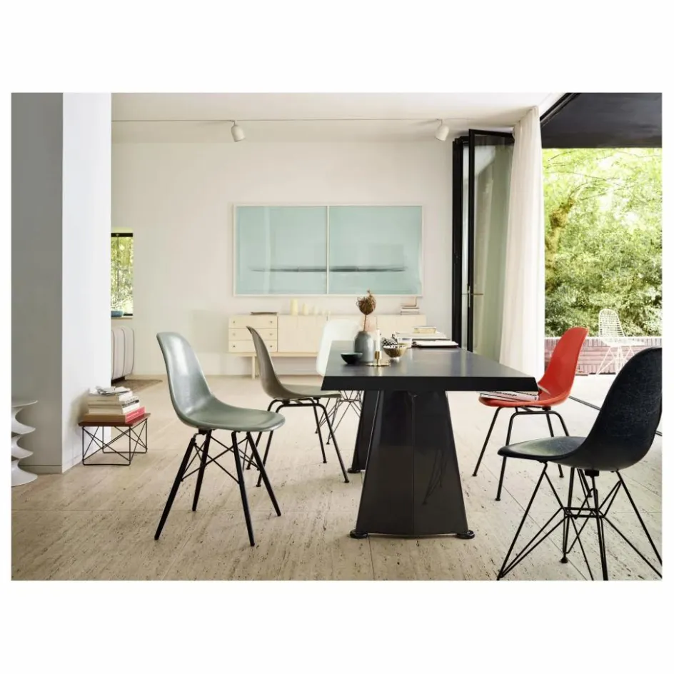 Clearance Chaise DSW Fiberglass - piètement en érable - Charles & Ray Eames | Chaises, Tabourets, Bancs