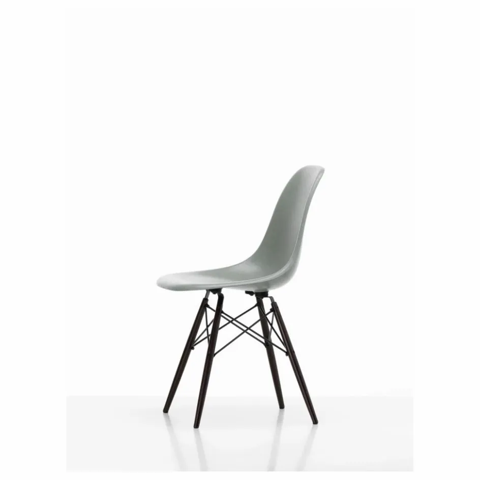 Clearance Chaise DSW Fiberglass - piètement en érable - Charles & Ray Eames | Chaises, Tabourets, Bancs