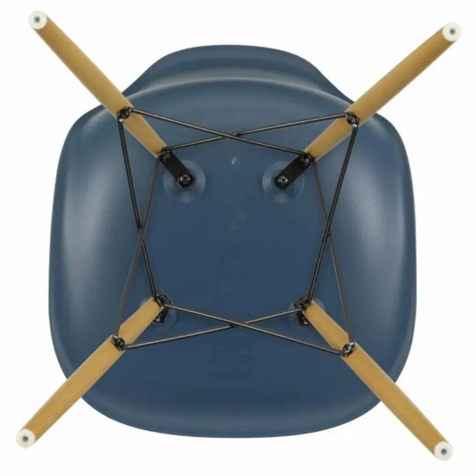 Vitra Chaise DSW plastic - piètement érable - Charles & Ray Eames || Chaises, Tabourets, Bancs