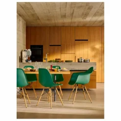 Vitra Chaises, Tabourets, Bancs*Chaise DSW plastic - piètement érable - Charles & Ray Eames |