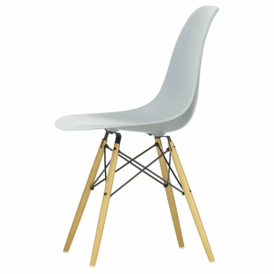 Sale Chaise DSW plastic - piètement érable - Charles & Ray Eames | Chaises, Tabourets, Bancs