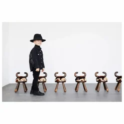 Hot Chaise vachette en chêne et noyer par Takeshi Sawada | Enfant Chaises Enfant