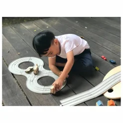 Plan Toys Garages, Circuits*Circuit en caoutchouc naturel et ses accessoires