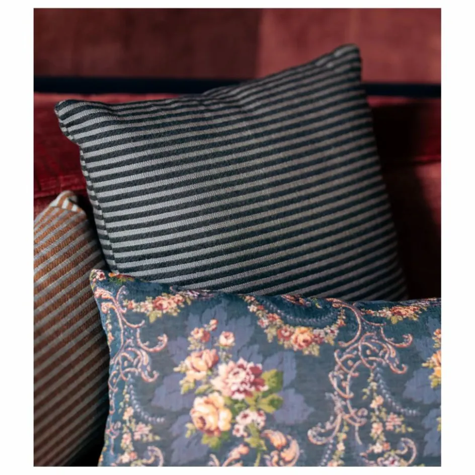 The Socialite Family Coussin carré Carino en tissu rayé || Coussins
