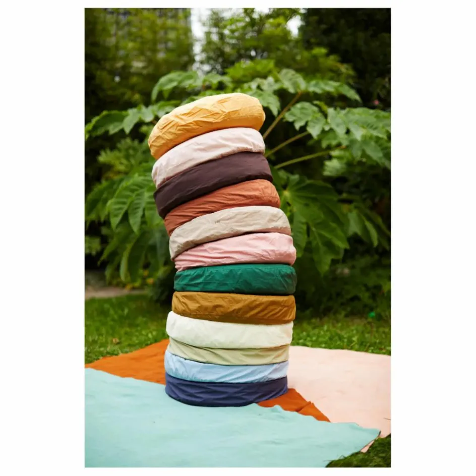Suite 702 Coussin rond en percale organique || Coussins