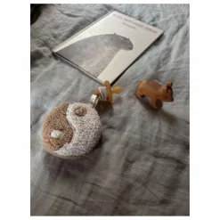 New Dappermaentje Doudou attache tétine Yin Yang | Beige