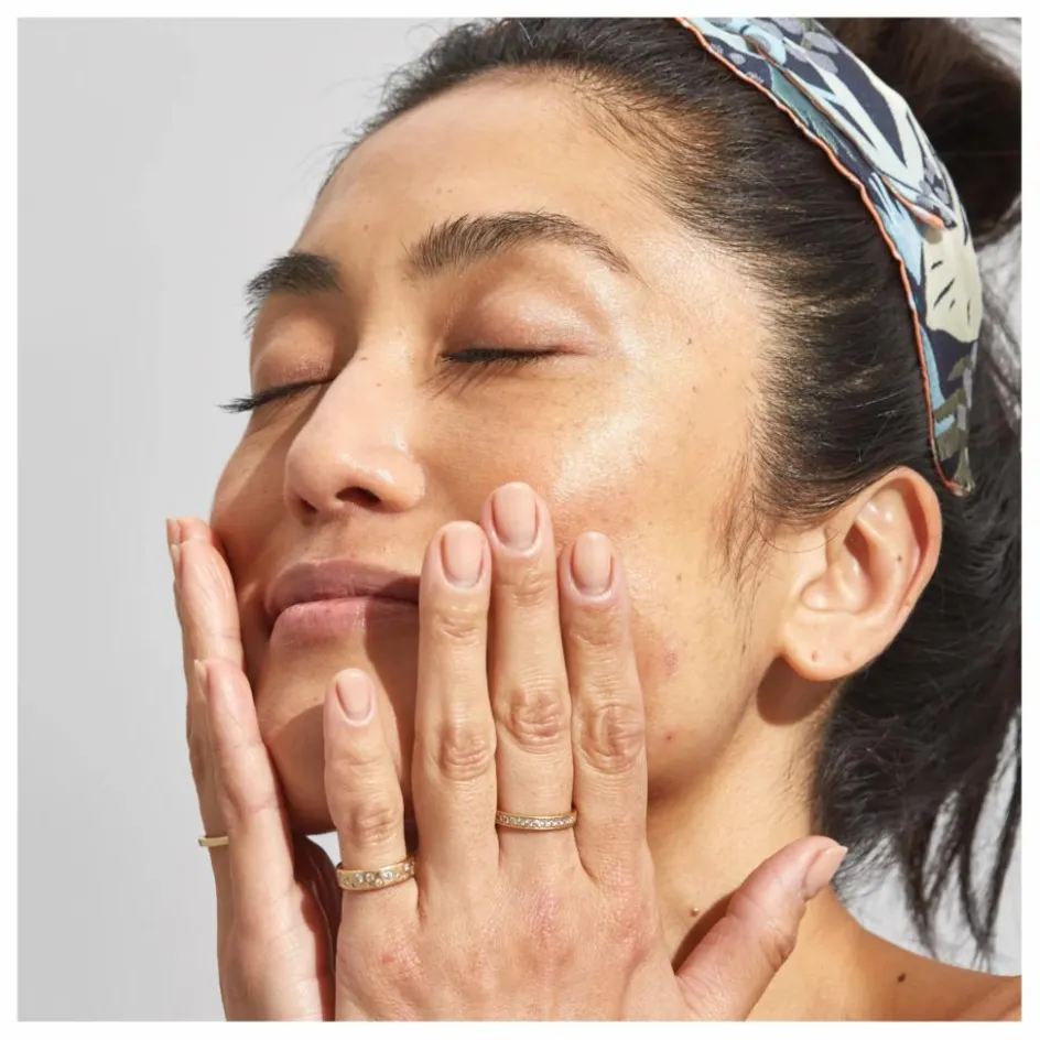 New Pai Skincare Illuminateur The Impossible Glow - Gold Rose