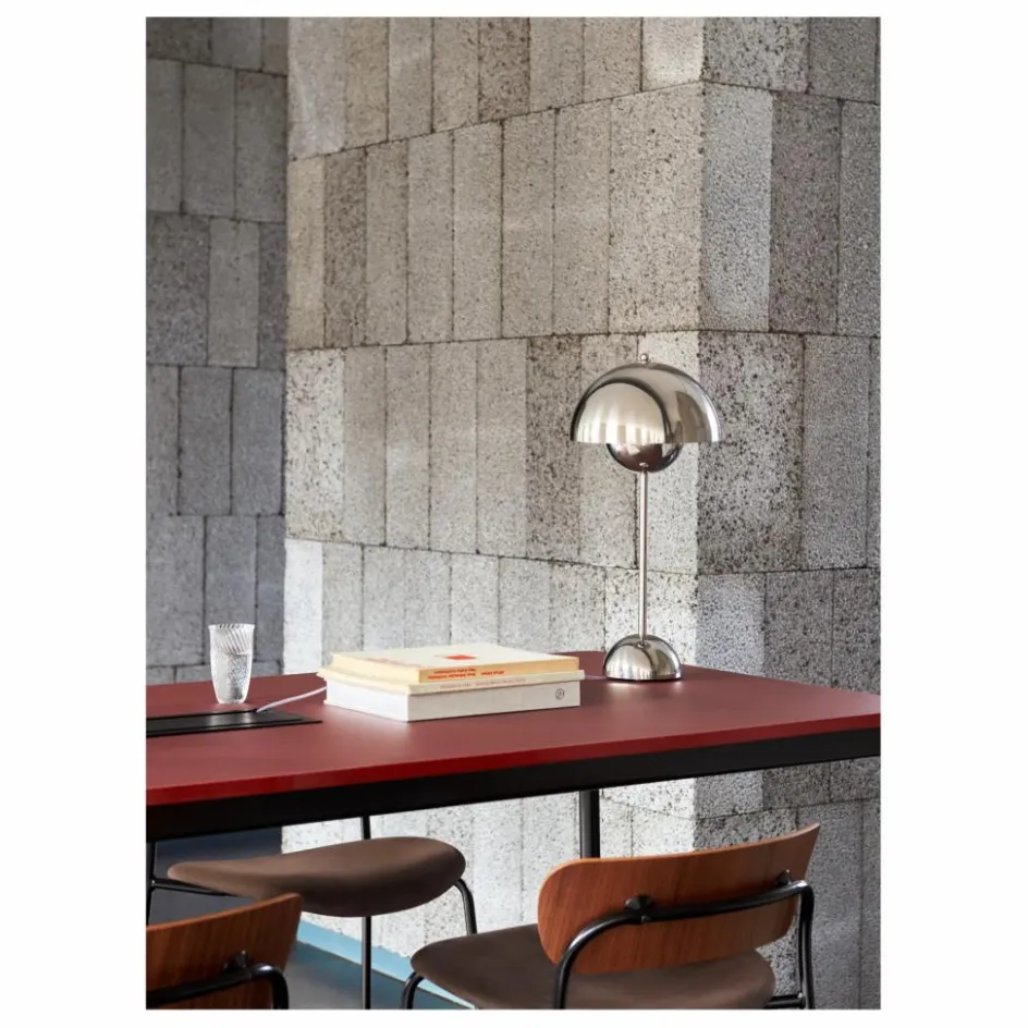 & Tradition Luminaires*Lampe à poser Flowerpot VP3, Verner Panton, 1969 |