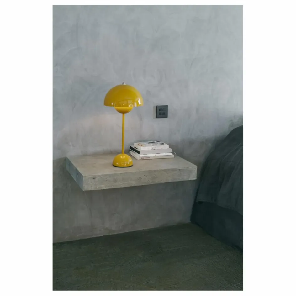 Online & Tradition Lampe à poser Flowerpot VP3, Verner Panton, 1969 | Jaune moutarde