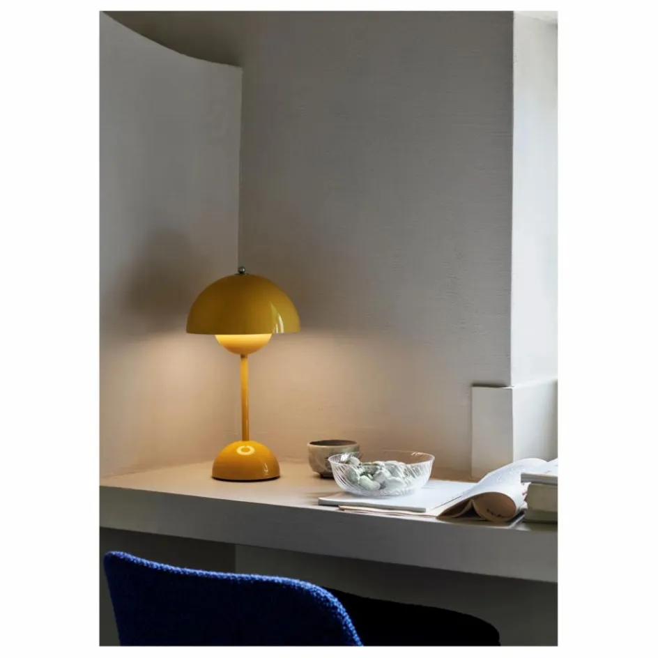 New & Tradition Lampe à poser portative Flowerpot VP9, Verner Panton | Jaune moutarde