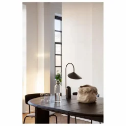 Ferm Living Lampe de table en marbre Arum || Luminaires