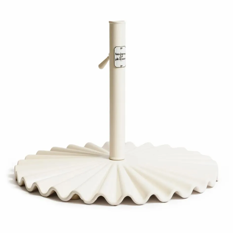 Business & Pleasure Co. Pied de parasol moulé || Mobilier De Jardin