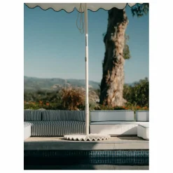 Business & Pleasure Co. Pied de parasol moulé || Mobilier De Jardin