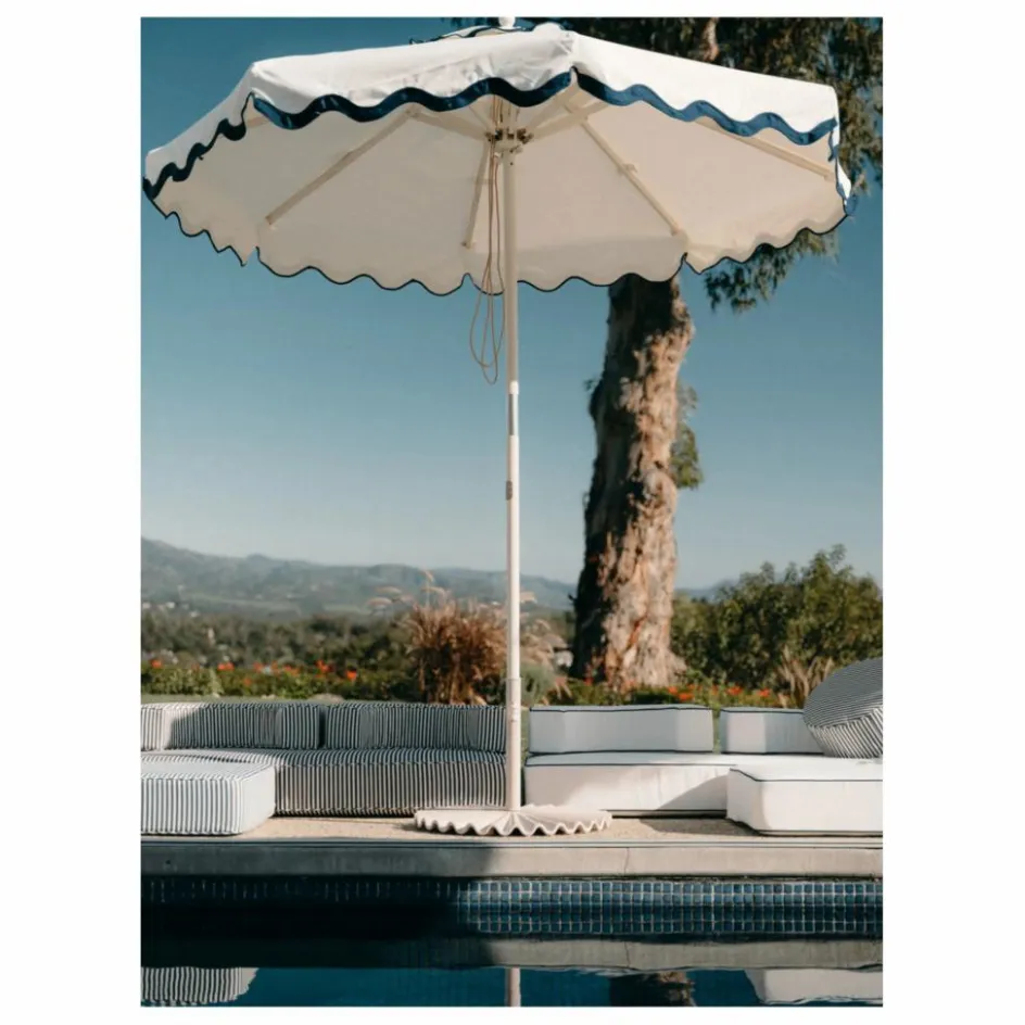 Business & Pleasure Co. Pied de parasol moulé || Mobilier De Jardin