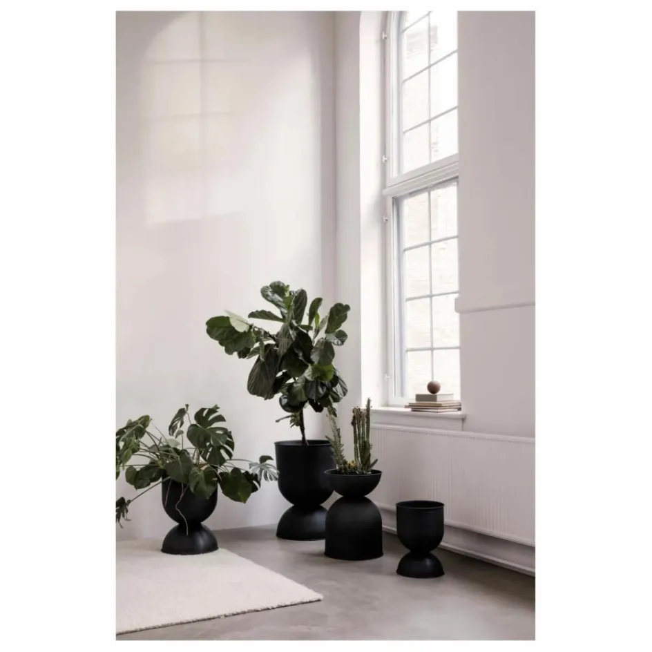 Ferm Living Pot Hourglass | Noir