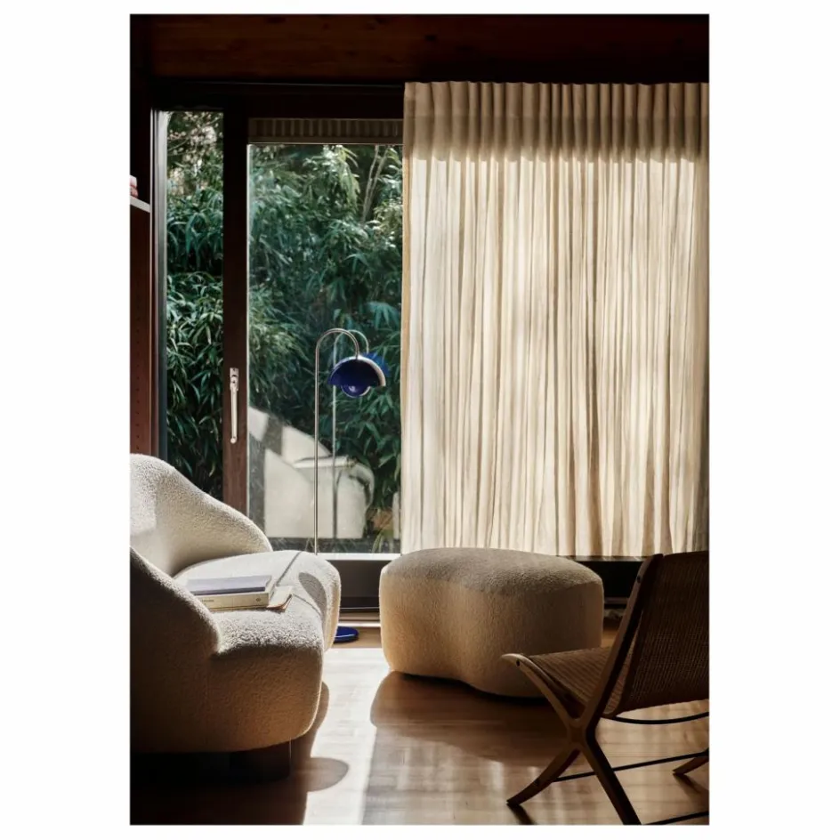 Discount & Tradition Pouf Margas LC5, Louise Liljencrantz | Crème