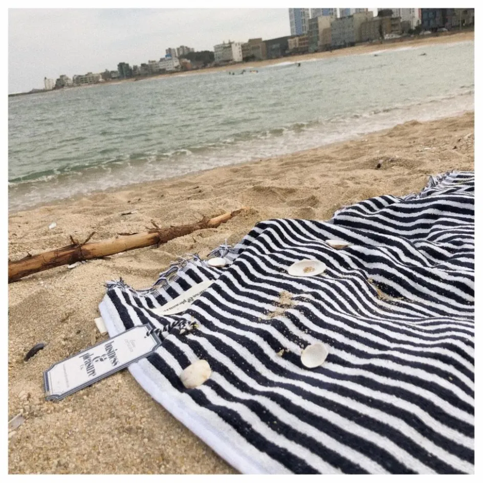 Sale Business & Pleasure Co. Serviette de plage | Bleu marine