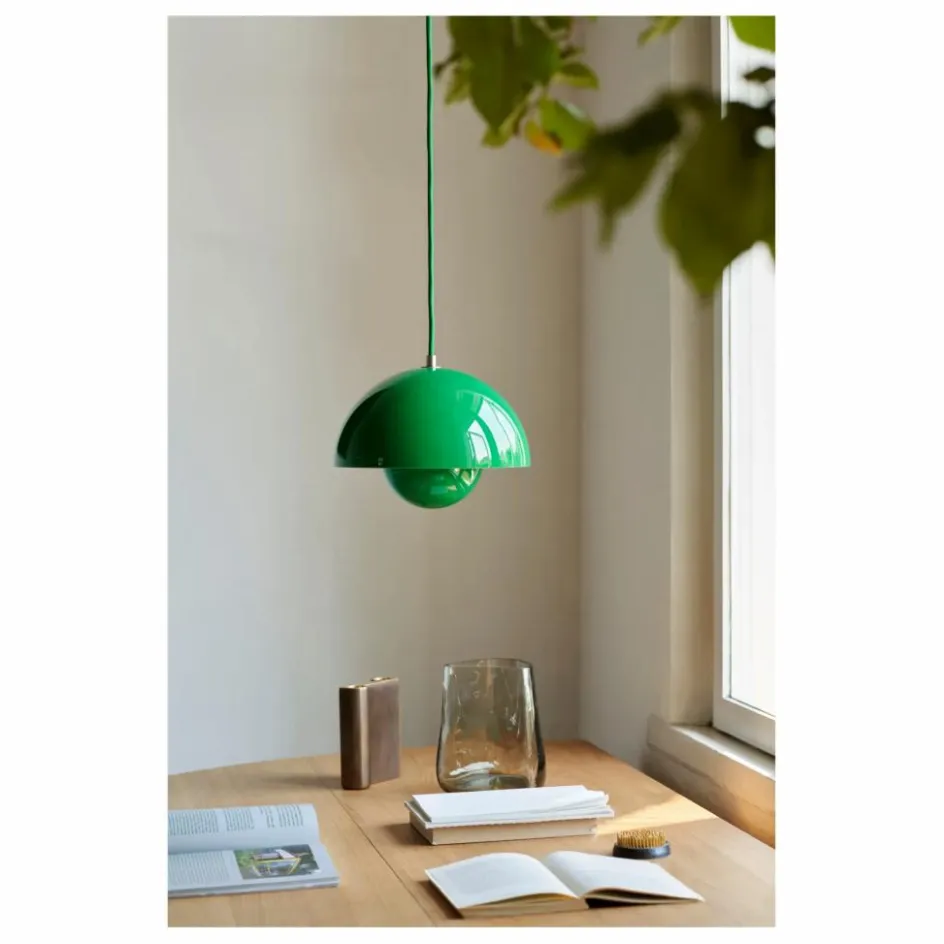 & Tradition Suspension Flowerpot VP1, Verner Panton, 1968 || Luminaires