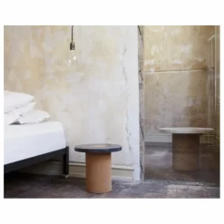 Frama Tables, Bureaux*Table d'appoint Sintra, piétement en liège |