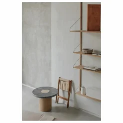 Frama Tables, Bureaux*Table d'appoint Sintra, piétement en liège |