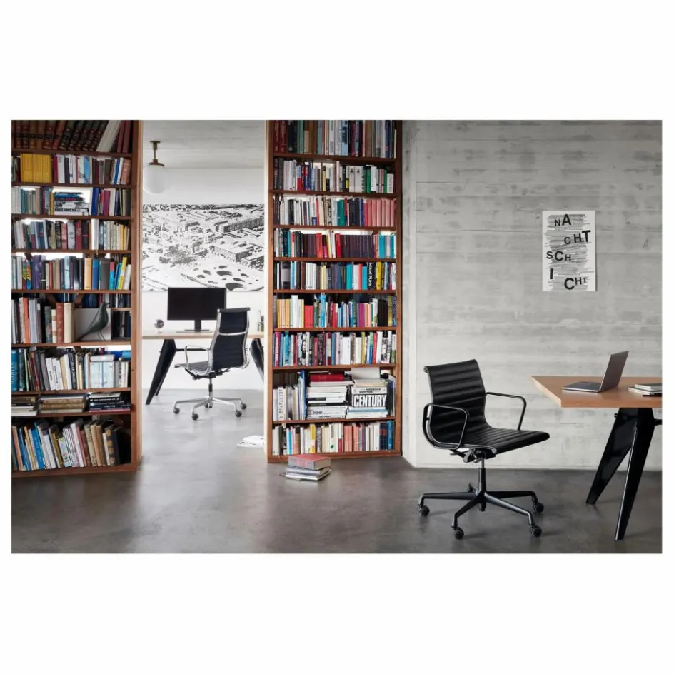 New Vitra Table EM en naturel huilé 220x90 cm - piètement noir - Jean Prouvé | Chêne