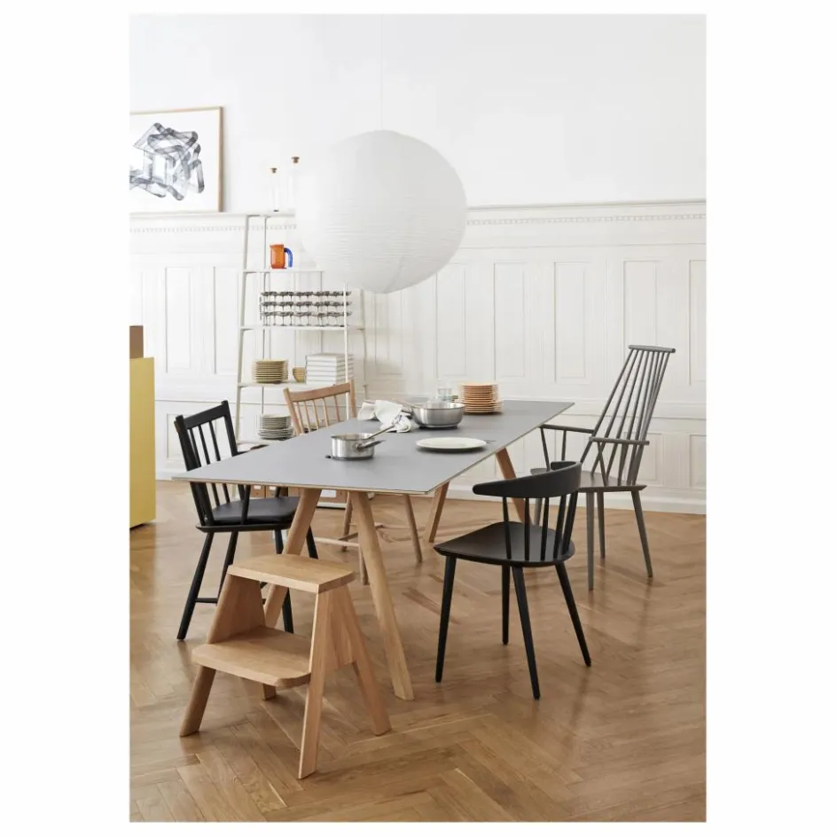Hay Tables, Bureaux*Table laquée CPH30, pietement en chêne |