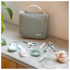 Béaba Trousse de toilette avec 10 accessoires ||Enfant Trousses De Toilette|Soins Bébé Et La Beauté