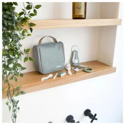 Béaba Trousse de toilette avec 10 accessoires ||Enfant Trousses De Toilette|Soins Bébé Et La Beauté